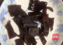 木瓜鸡脚花生木耳汤的做法图解4