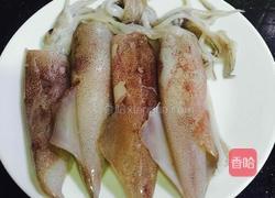 香煎美极膏鱿鱼的做法图解1