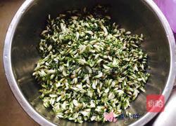 蒸槐花的做法图解5