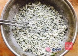 蒸槐花的做法图解9