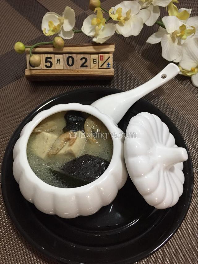滴入香油即可盛出 