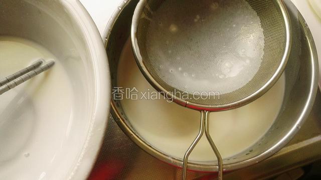 过筛两次，静置15分钟