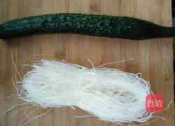 凉拌黄瓜粉丝的做法图解1