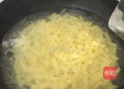 炒意面的做法图解1