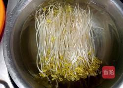 炒黄豆芽的做法图解1