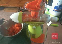 蔬菜汁炸酱面的做法图解2