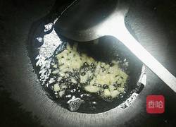 腊肠胡萝卜玉米粒的做法图解4