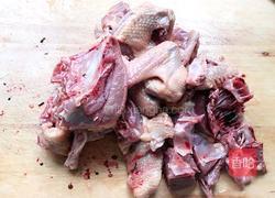 红枣淮山乳鸽汤的做法图解2