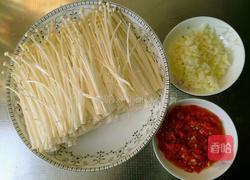 剁椒金针菇的做法图解1