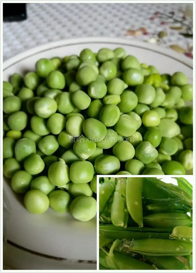 买回来的豌豆剥壳备用；（也可以买剥好的，但是自己剥了立马炒会更新鲜。）