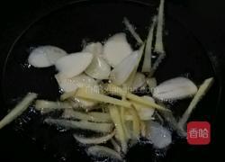 豌豆炒火腿的做法图解3