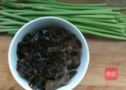 凉拌蒜苔的做法图解1