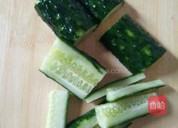 凉拌黄瓜条的做法图解2