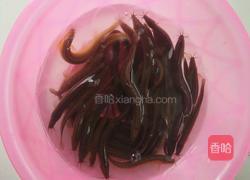 香辣干煸泥鳅的做法图解1