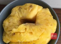 菠萝咕噜肉的做法图解1