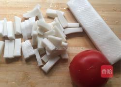 野芹菜番茄炒年糕的做法图解1