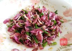 粉色洋槐花鸡蛋饼的做法图解2