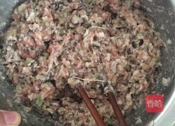 香菇猪肉馅火龙果饺子的做法图解3