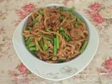 肉丝蒜苔炒饼的做法[图]