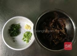 凉拌木耳黄瓜的做法图解2