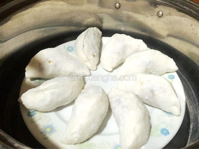 大火烧开蒸个5～7分钟