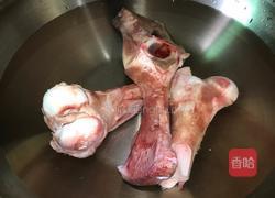 花生莲藕大骨汤的做法图解2