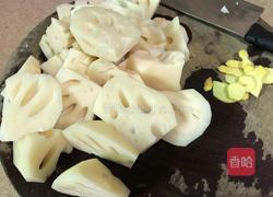 花生莲藕大骨汤的做法图解3