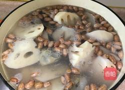 花生莲藕大骨汤的做法图解6