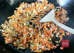 胡萝卜香菇肉末炒饭的做法图解5