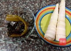 酸菜苦笋汤的做法图解1