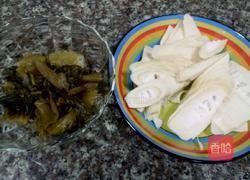 酸菜苦笋汤的做法图解2