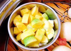 苹果胡萝卜果蔬汁的做法图解2