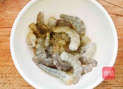 虾仁炒鸡蛋的做法图解3