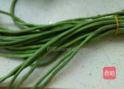 长豆角炒肉末菠菜鸡蛋汤的做法图解1