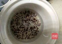 红豆薏米糖水粥的做法图解3