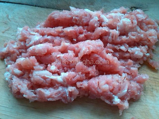 猪肉剁碎