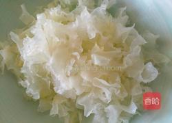 雪梨银耳羹的做法图解4