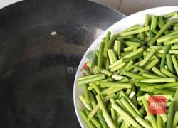 蒜台炒鸡蛋的做法图解5