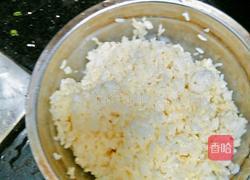 瑶柱火腿肠炒饭的做法图解3