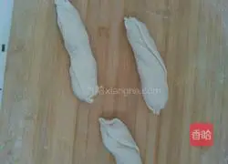 Illustration of how to make scallion pancake 3