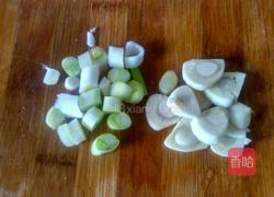 蚝油炒甘蓝的做法图解2