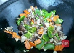 青椒炒香菇的做法图解8