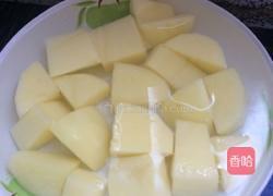 简易红烧肉炖土豆的做法图解2