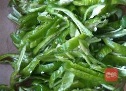 青椒炒粉条的做法图解1