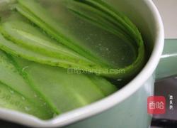 黄瓜片汆丸子汤的做法图解9