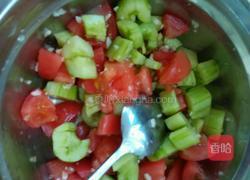 黄瓜拌西红柿的做法图解12