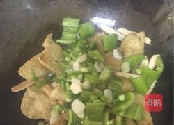 素鸡炒香干丝青椒块的做法图解6