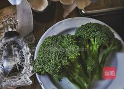 营养美貌便当 西兰花饭团的做法图解1