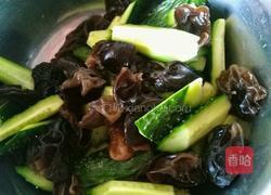 凉拌黄瓜木耳的做法图解5