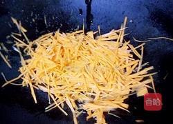 胡萝卜丝炒鸡蛋的做法图解5